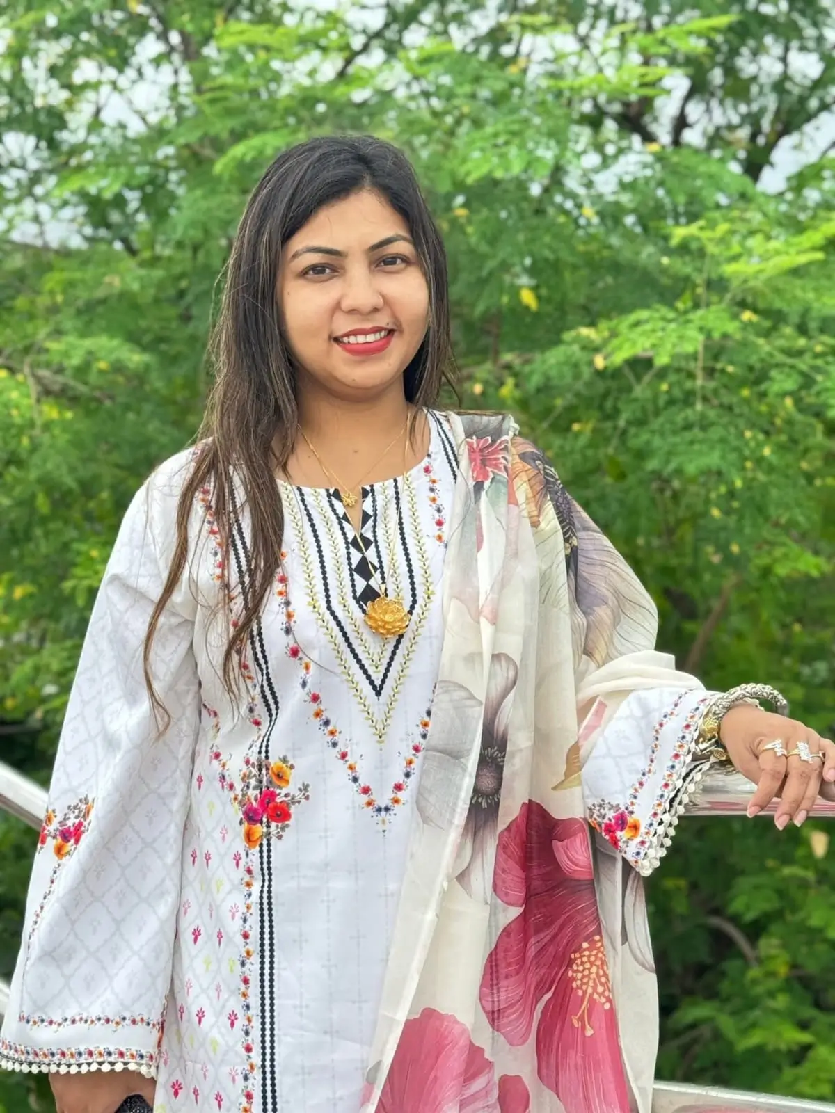 চীনা লিলেনের রেডিমেড টপস থ্রি পিস কালেকশন