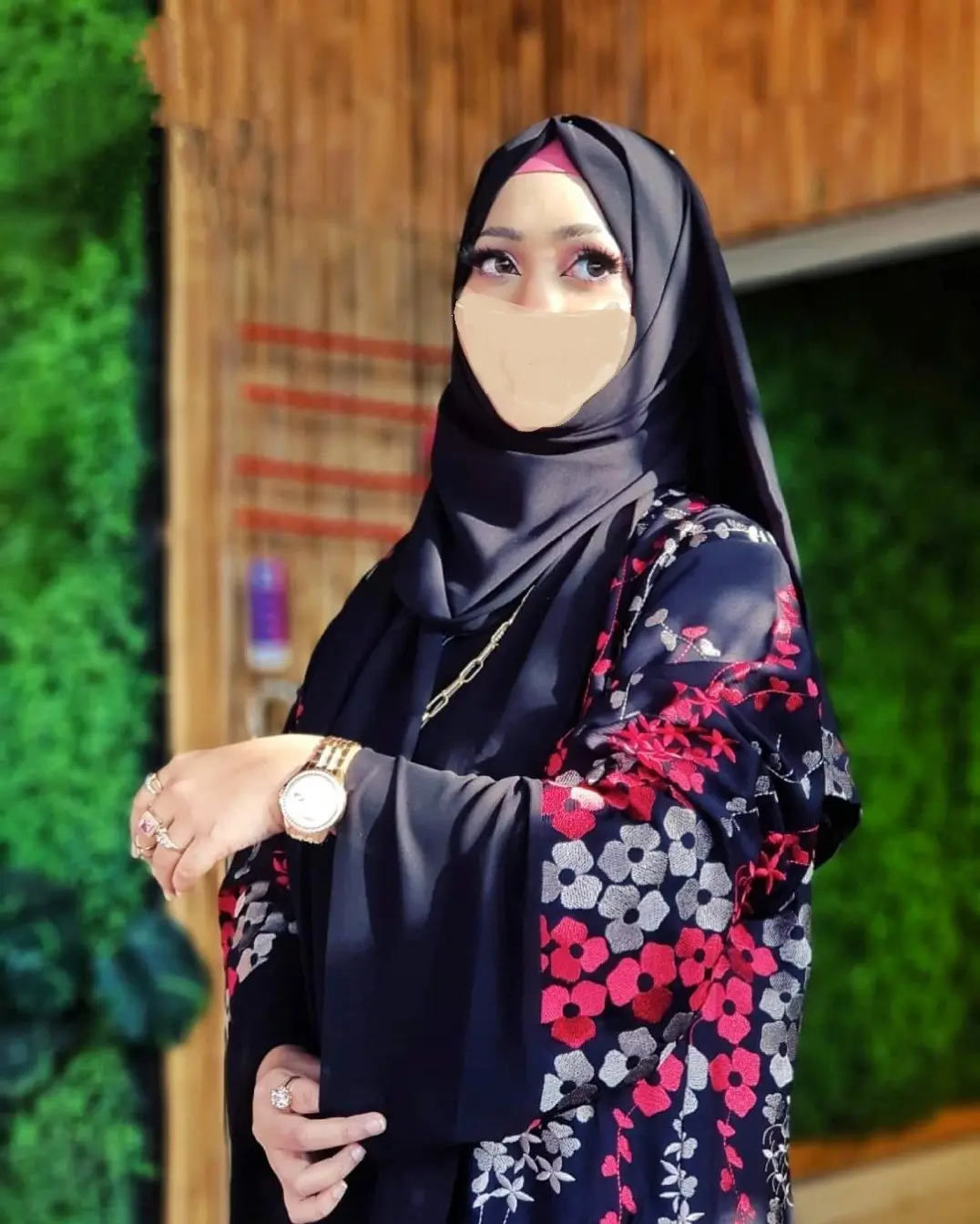 অ্যামব্রয়ডারি ওয়ার্ক প্রিমিয়াম কোয়ালিটির আউটওয়ারওয়্যার বোরখা